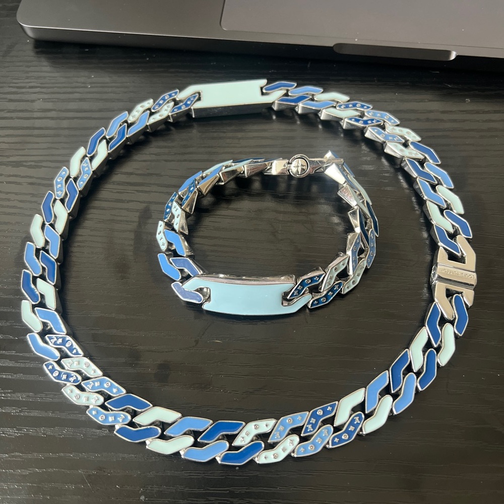 Louis Vuitton LV Chain Links Blue and Silver Necklace and Bracelet Set - Picture 2 of 12